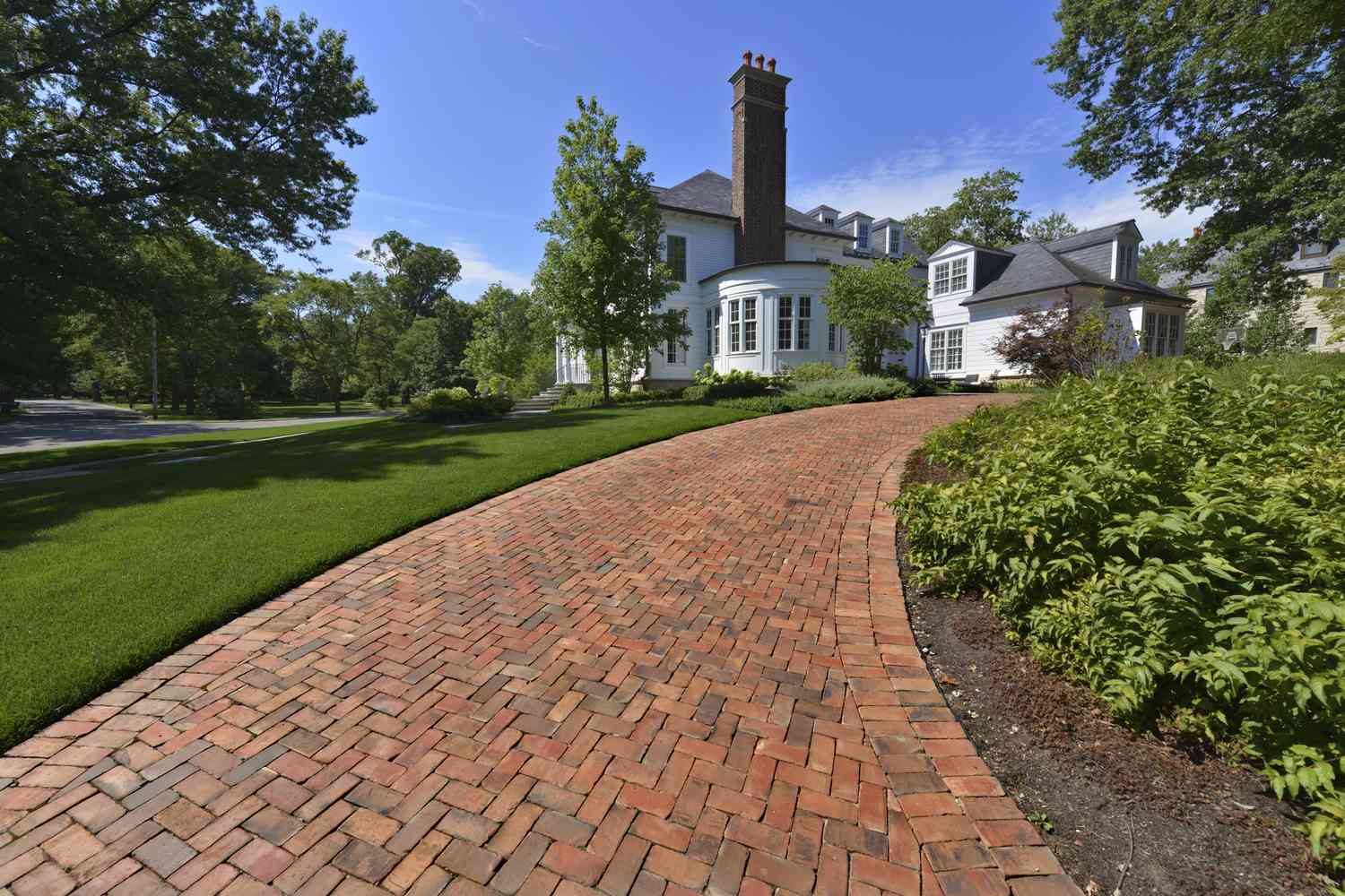 Paving & Driveways Melbourne | Brick Paving | ACH Tiling Services